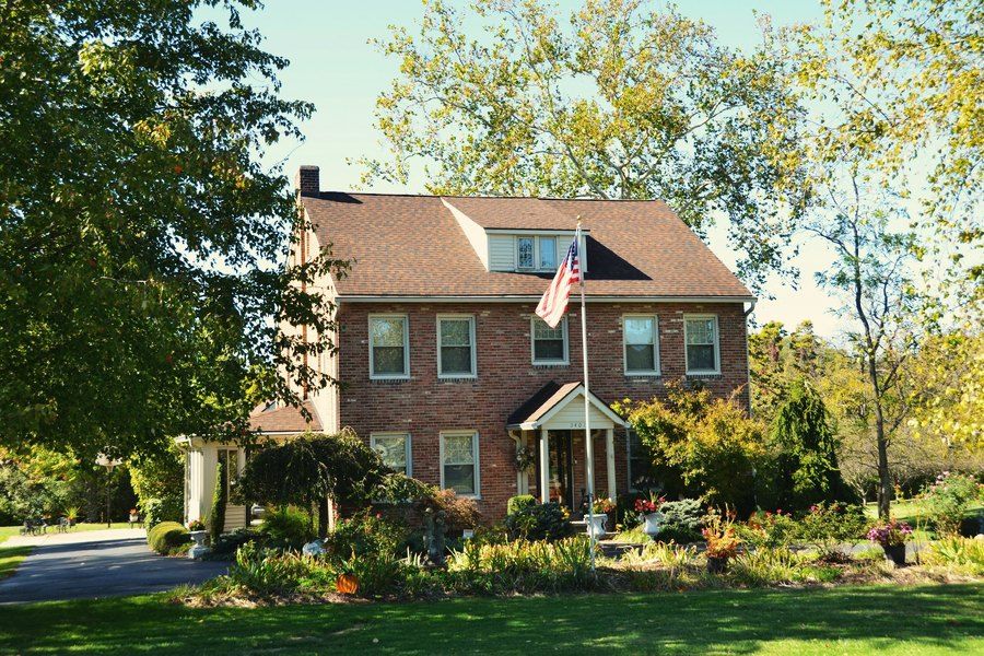 Roof #3401 in Columbia, from the street
