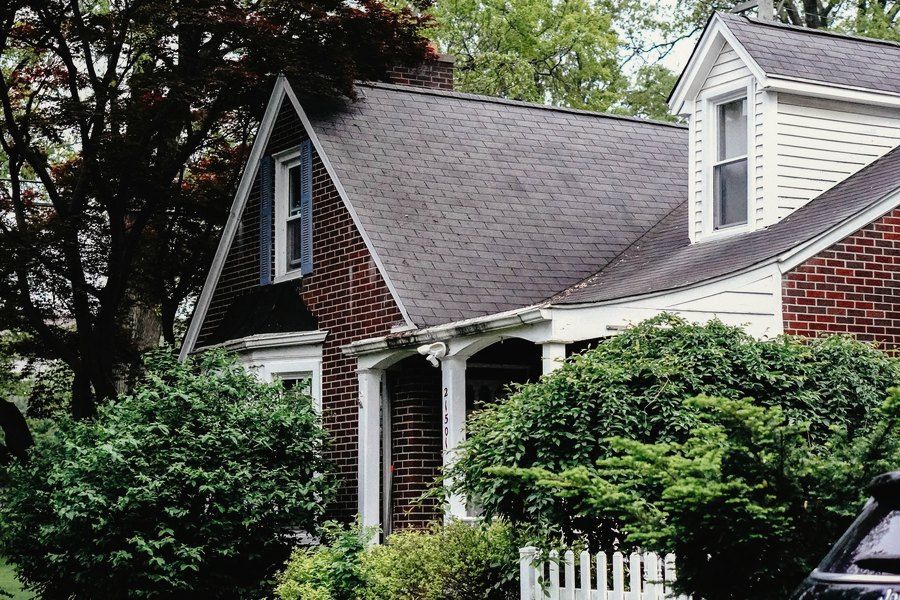 Roof #3404 in Strasburg, from the street